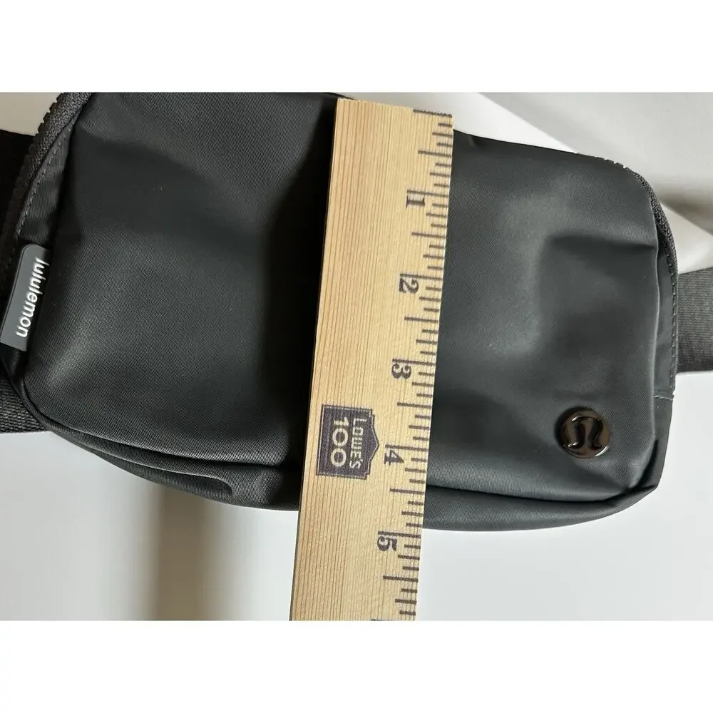 Lululemon Everywhere Belt Bag 1L - Asphalt Grey - One Size